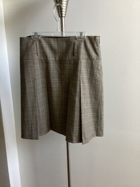 Brown plaid pleated skirt
